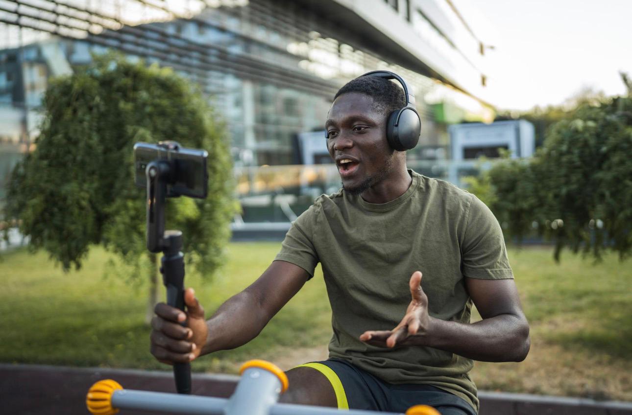 VOLTSTEADY™ 3-AXIS SMART GIMBAL